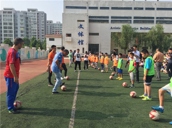 育秀学校举行鲁能泰山济南足球项目学校揭牌