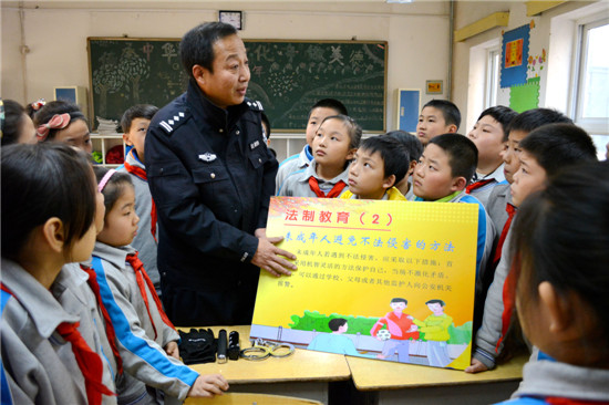 济南市清河实验小学开展"法制宣讲进校园"教育活动