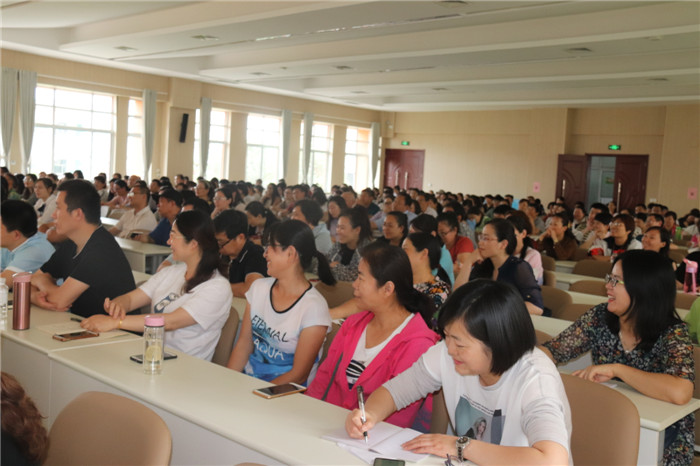 山东师范大学心理学教授徐夫真走进历城区实验小学助力家校共育